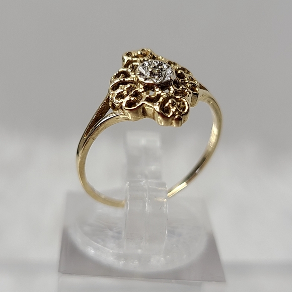 Gold Filagree Ring - Picture 2 of 11